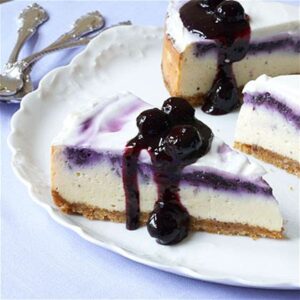 blueberry vinilla cheesecake with chocolate fondu
